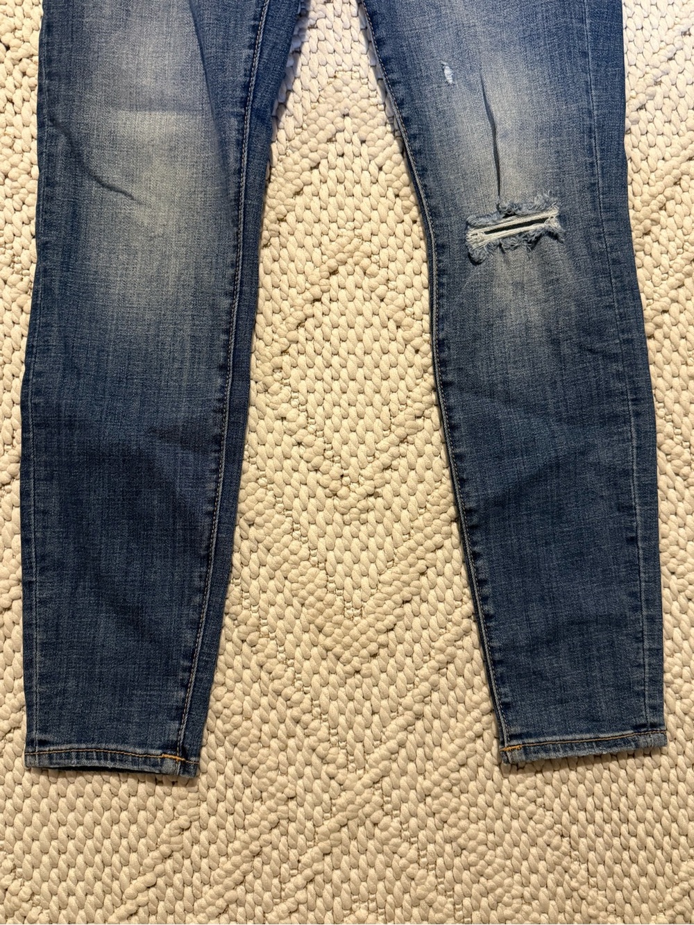 NWOT True Religion Halle high rise Distressed Skinny Jeans Denim 28 - Picture 3 of 6